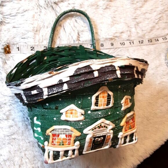 VINTAGE (1970's) Handcrafted Rare Woven Handpainted Christmas‎ Basket 10"… - Picture 5 of 14
